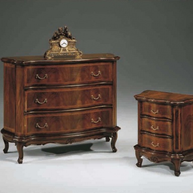 A chest of drawers with bedside table Piuma