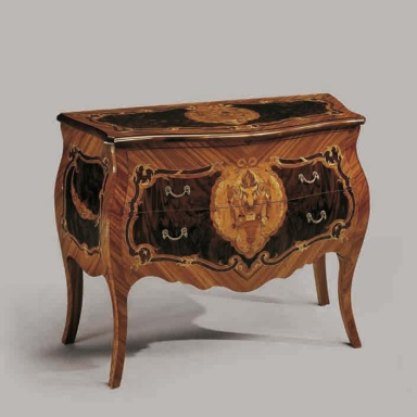 A chest of drawers Bois de Rose