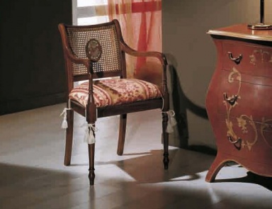 The chair's open frame Cleopatra, Arve Style