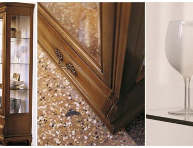 Showcase on figured legs with a door Fenice, Arve Style