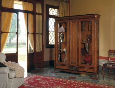 Showcase on carved legs in walnut finish by Villa, Arve Style