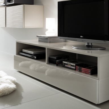 A TV stand Tween