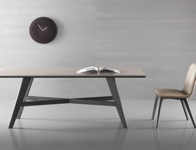 The Venice dining table, Rossetto Armobil