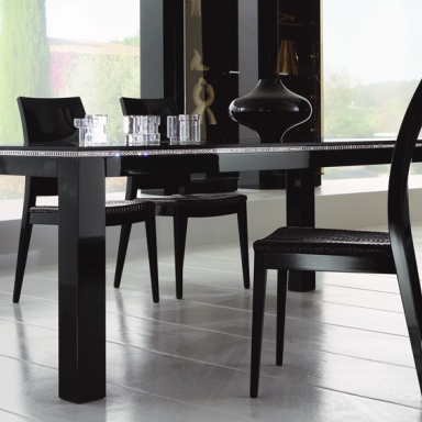 The Diamond dining table