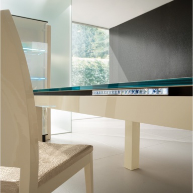 The Diamond dining table