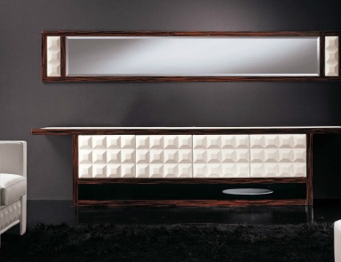 The Altea Dresser, Formerin.