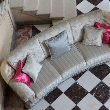 The Alonso Sofa Curve