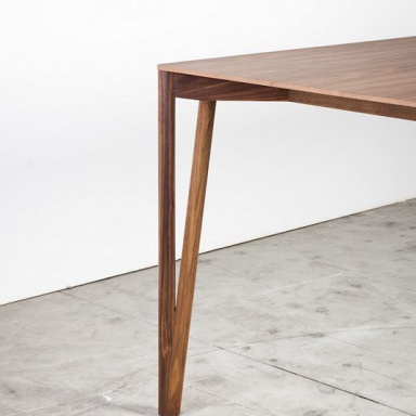Decapo dining table