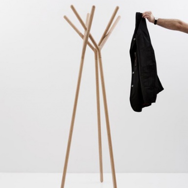 Hanger Game of Trust