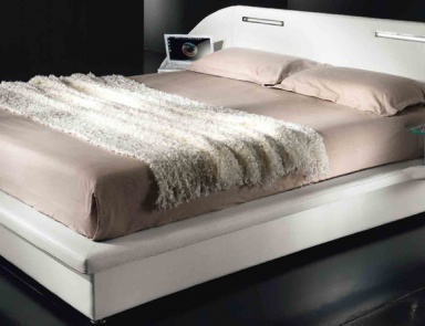 Double bed Free Essepi