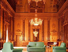 Armchair upholstered in fabric Greta, Mascheroni