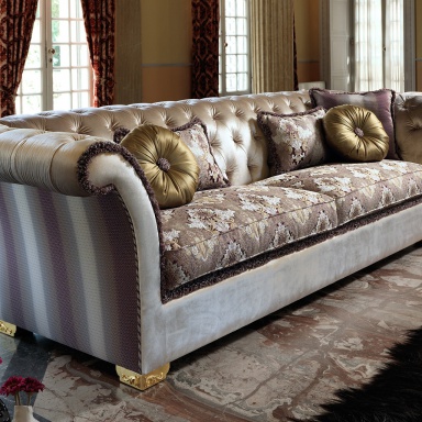 Desdemona classic sofa
