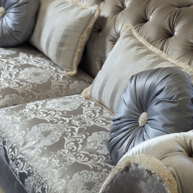 Desdemona classic sofa