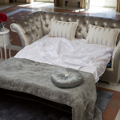 Desdemona classic sofa