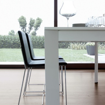 SENSAI dining table