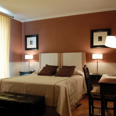 Master bedroom (set for hotel room) Glamour