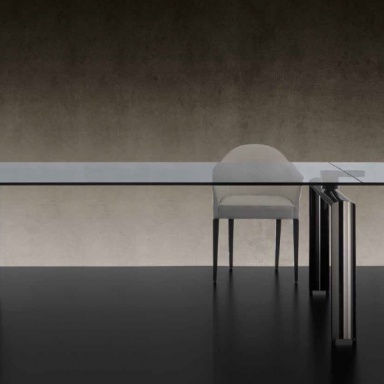 The dining table Policleto Mega