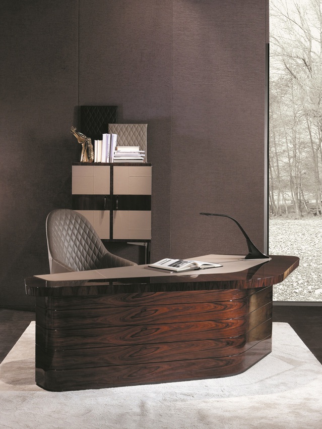 A Desk with a wooden frame to the CHAIRMAN, MOBILIDEA - Luxury furniture MR