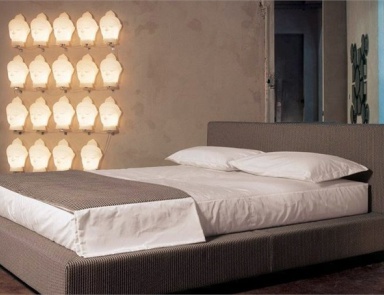 Bed on steel frame in Midnight, Mussi