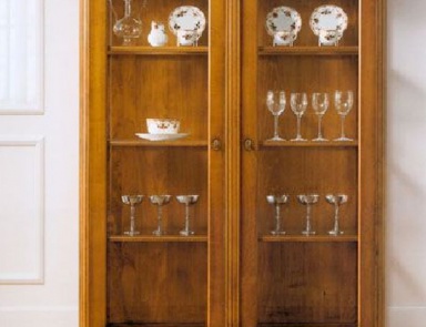 Showcase made of solid wood, PREGNO