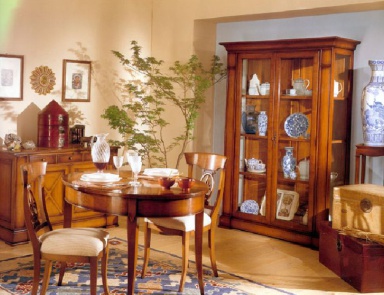 Showcase made of wood, PREGNO