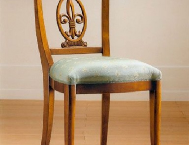 A chair with soft upholstery, PREGNO